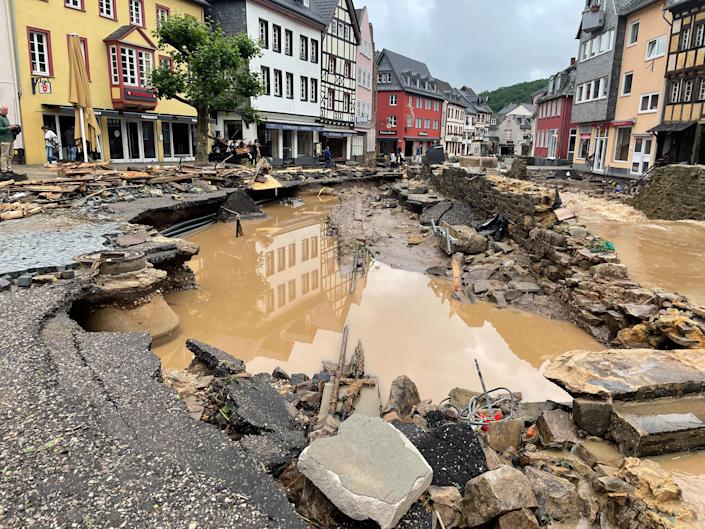 inundații în Bad M & # xfc;  nstereifel, Germania, joi.