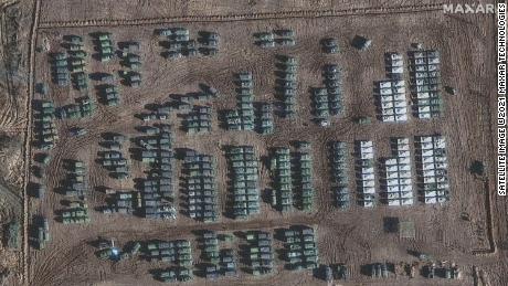 Imaginile din satelit trezesc temeri cu privire la o acumulare militară rusă în apropierea Ucrainei