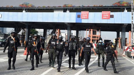 Completul judiciar nigerian condamnă împușcătura din 2020 la Poarta Lekki drept masacru