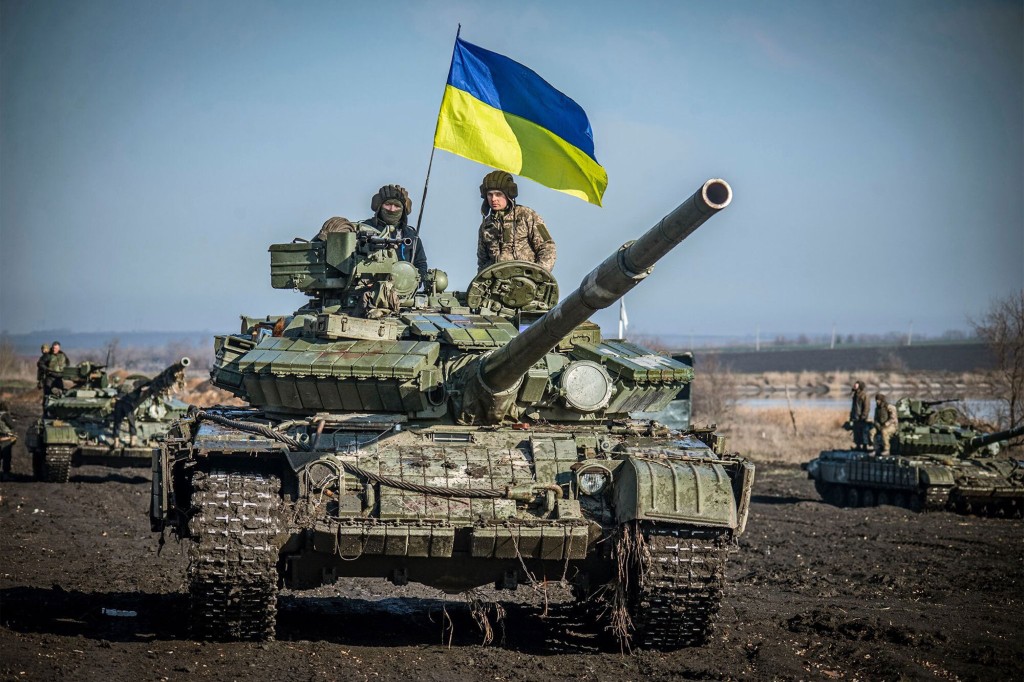 Soldații ucraineni ai Brigăzii 93 Cold Yar a Forțelor Armate ucrainene din rebelii susținuți de ruși au preluat controlul asupra liniei frontului din Donețk.  Ucraina miercuri, 23 februarie