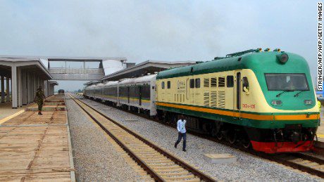 & # 39;  „Impușcături peste tot”: Supraviețuitorul unei ambuscadă a trenurilor montat de o bandă armată din Nigeria dezvăluie detalii îngrozitoare