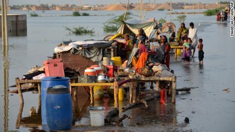 Inundaţiile din Pakistan cauzate de & # 39 ;  musonii pe steroizi, & # 39;  Secretarul general al Națiunilor Unite într-un apel urgent