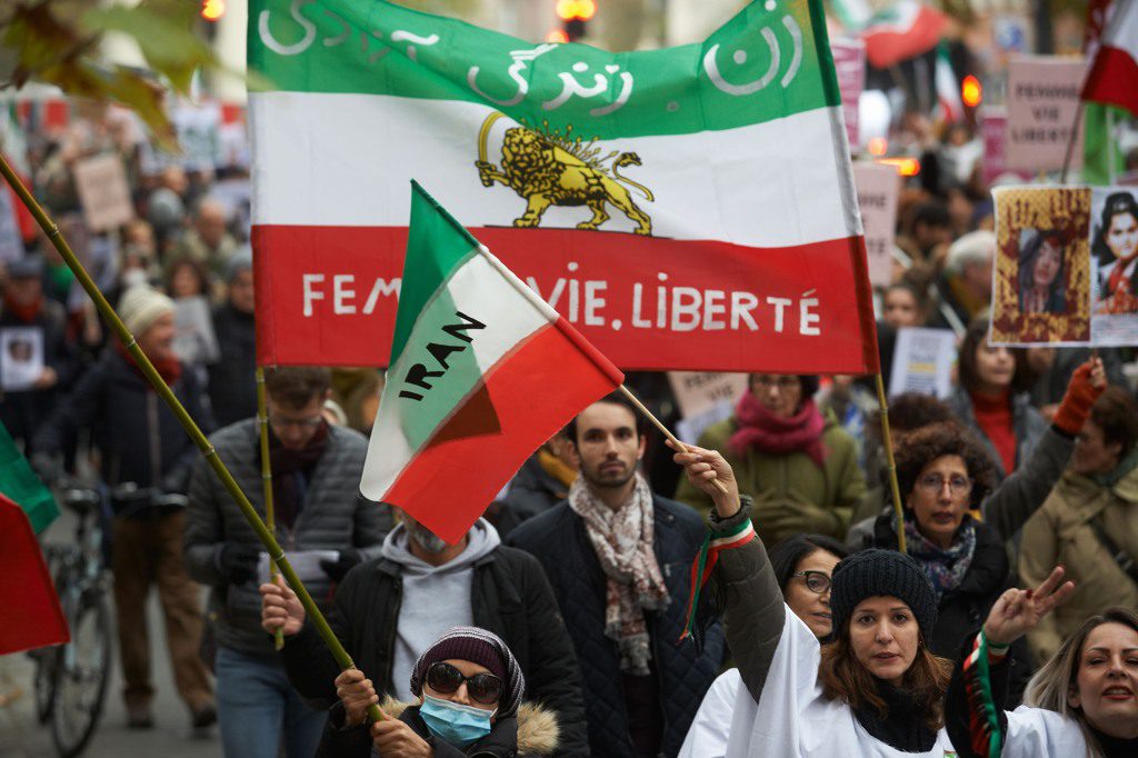 Iranienii din Toulouse, Franța, au organizat un protest în solidaritate cu femeile și protestatarii din Iran.