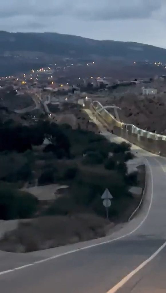 O fotografie de la un planor care trece granița în Spania.